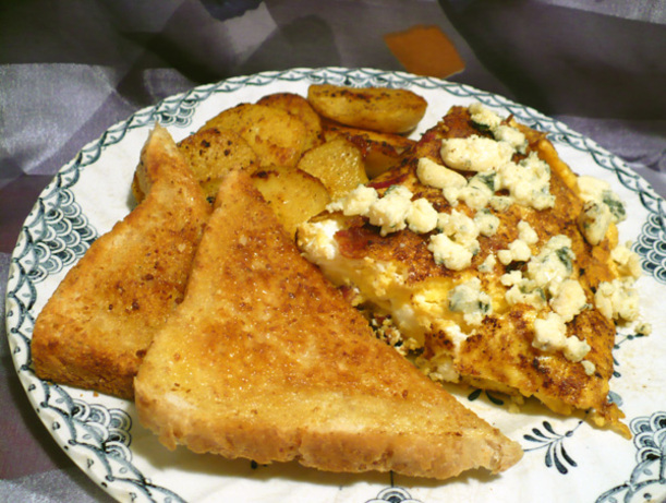 The Quik Cook! Bacon & Bleu Cheese Omelete