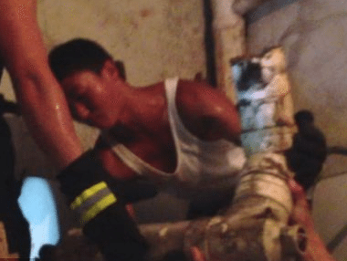Newborn Chinese Baby is Rescued ALIVE from Toilet Pipe
