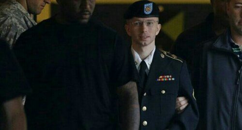 Bradley Manning: “I am Chelsea Manning. I am  a Female”
