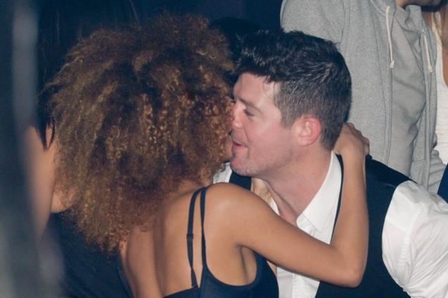 Robin Thicke in Paris, Caught Partying With Mystery Woman – Pics