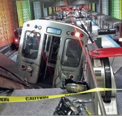 Chicago Train Derailment – At Least 32 People Injured