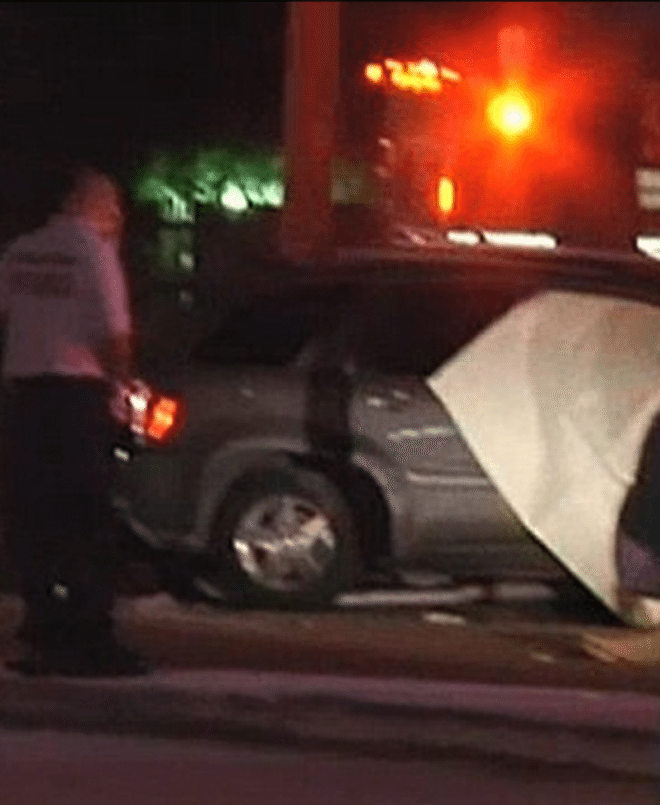 Good Samaritan stops to help two teen girls in car crash only for a ...