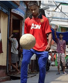 Slumdog Midfielder: Teenager, 16, whose mother is a prostitute, to train with Manchester United