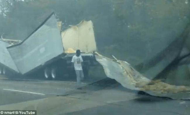 Dramatic Moment a Truck Slams Into Overpass in New York – Video
