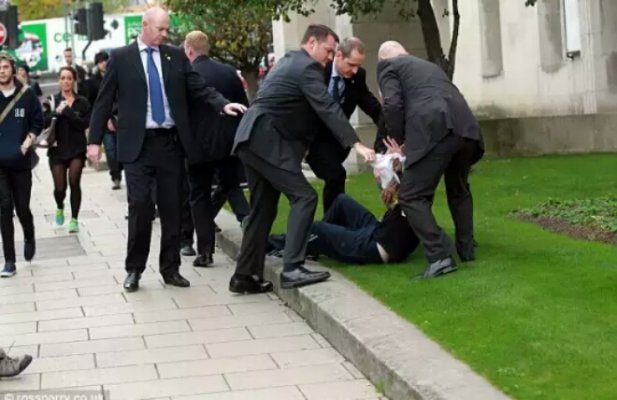 Security Breach – Man Pushes David Cameron in the Street