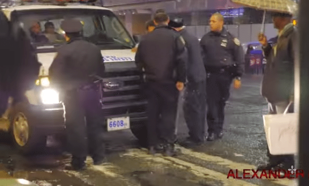 Man Gets Accosted and Assaulted By NYPD for… Dancing – Video