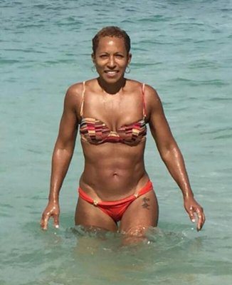 Jada Pinkett Smith’s 61 Year Old Mother Shows Off Her Six-pack – PIC