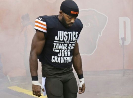 Watch Andrew Hawkins Exercise his First Amendment Rights – Justice for Tamir – Video