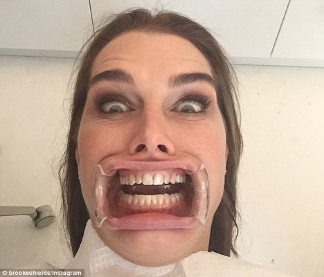 Take a Look at Brook Shields’ Scary Selfie – PIC