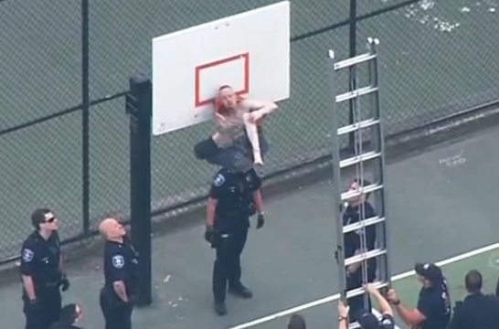This Man Was Stuck In a Basketball Rim in Seattle – PICs