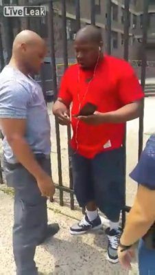 NY Police Officer Caught in Street Brawl with Harlem Suspect – Video