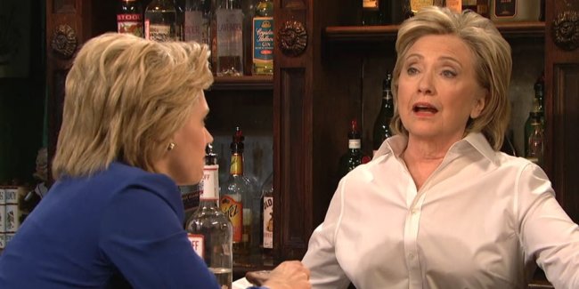 Hillary Clinton Hits Trump Hard on Saturday Night Live – Video