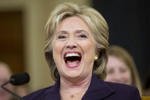 Hillary Clinton Laughs When Supporter Said He Wanted to “Strangle” Carly Fiorina – Video