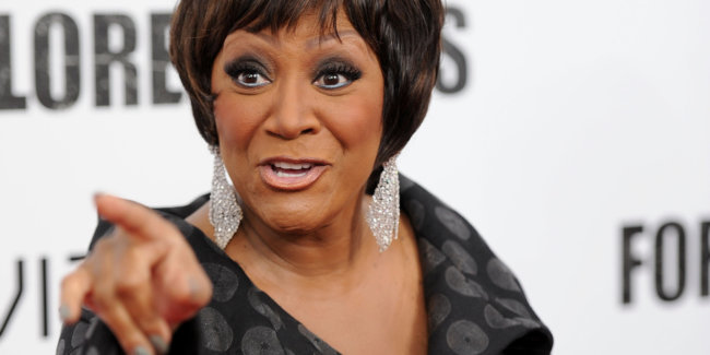 Patti LaBelle Invites the Sweet Patato Pie Reviewer to Thanksgiving Dinner – Video