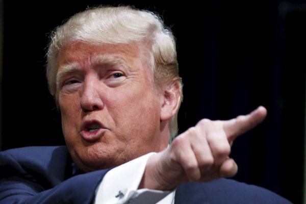 Donald Trump Calls The Media “Scum” – Video