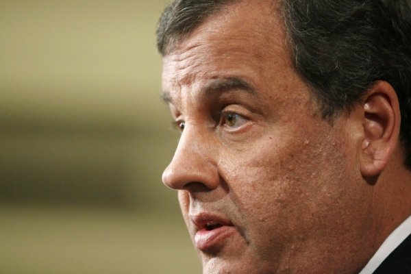 A Defeated Chris Christie Pulls Out of GOP Race for President
