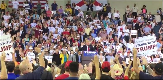 Hitler-Like – Donald Trump Made Crowd Raise Their Right Hand to Support Him – Video