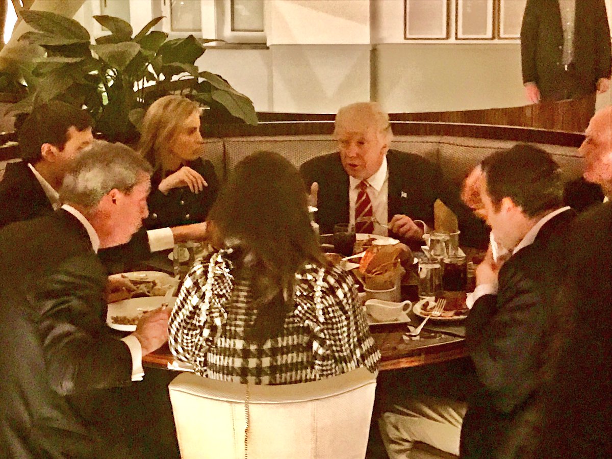Trump’s First D.C Dinner Brings More Publicity to His Hotel