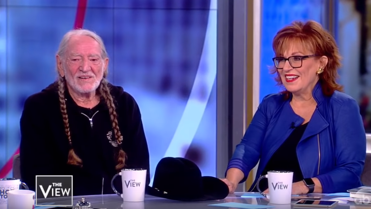 Willie Nelson’s Unapologetic Support for Democrats – Video