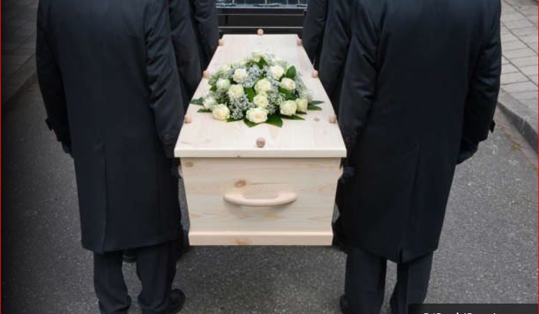 Woman Wakes Up in Coffin at her Funeral